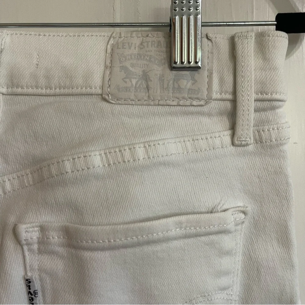 Levi’s White 311 Shaping Skinny Denim Jeans Size 26 - Picture 6 of 11